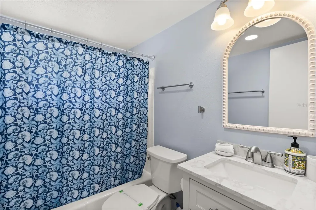 2425 Flamingo Boulevard Bradenton FL 34207