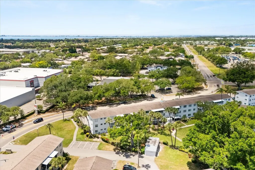 2425 Flamingo Boulevard Bradenton FL 34207