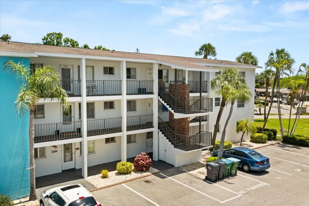 2425 Flamingo Boulevard Bradenton FL 34207