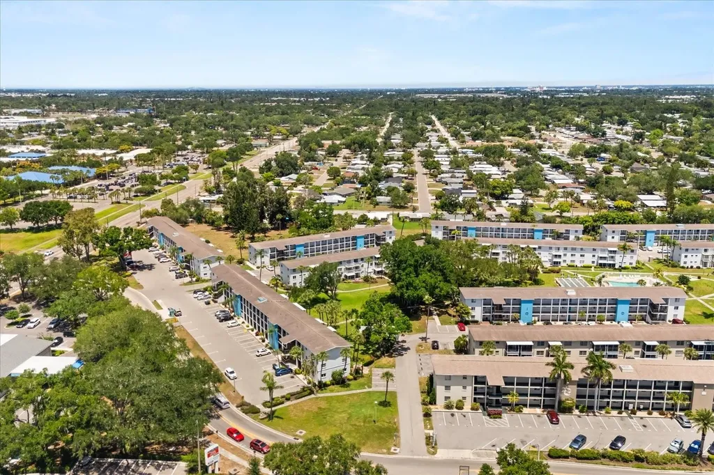 2425 Flamingo Boulevard Bradenton FL 34207