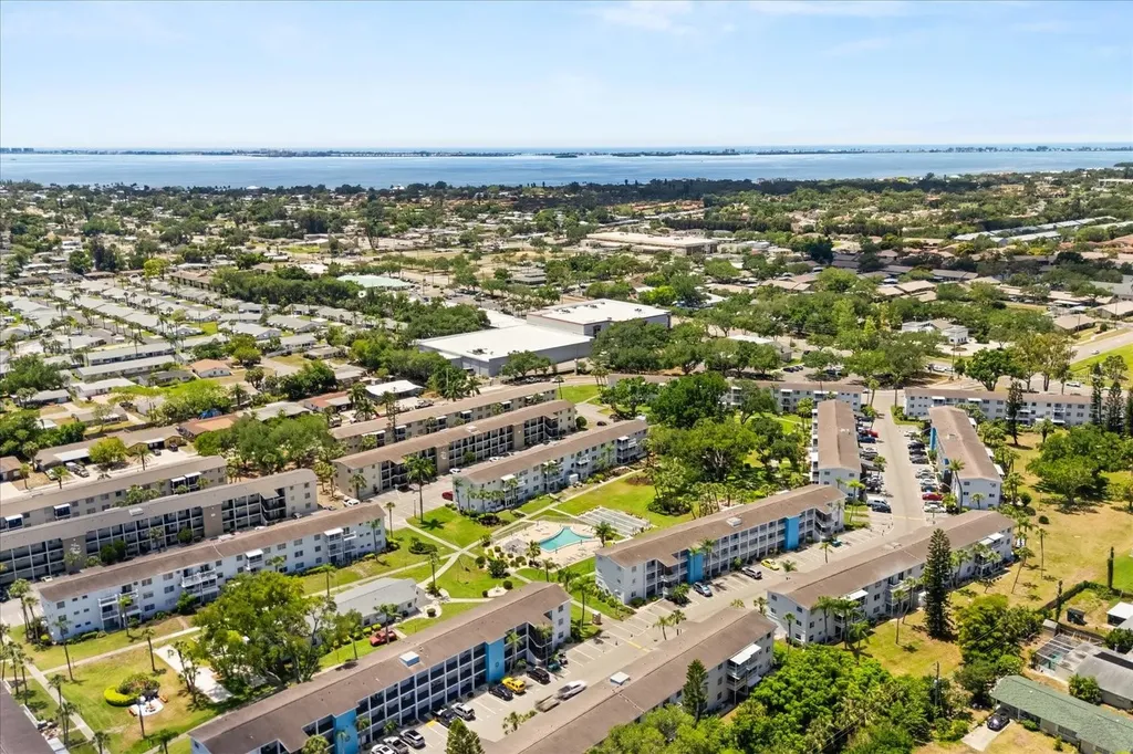 2425 Flamingo Boulevard Bradenton FL 34207