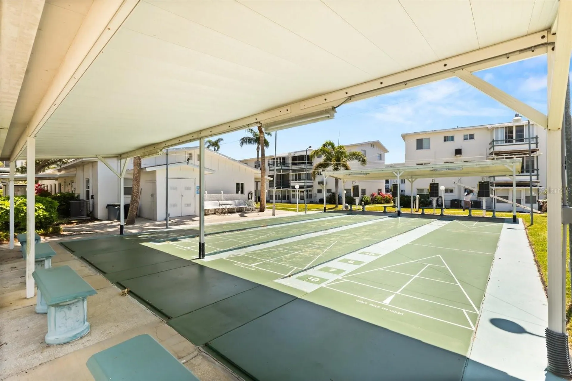 2425 Flamingo Boulevard Bradenton FL 34207