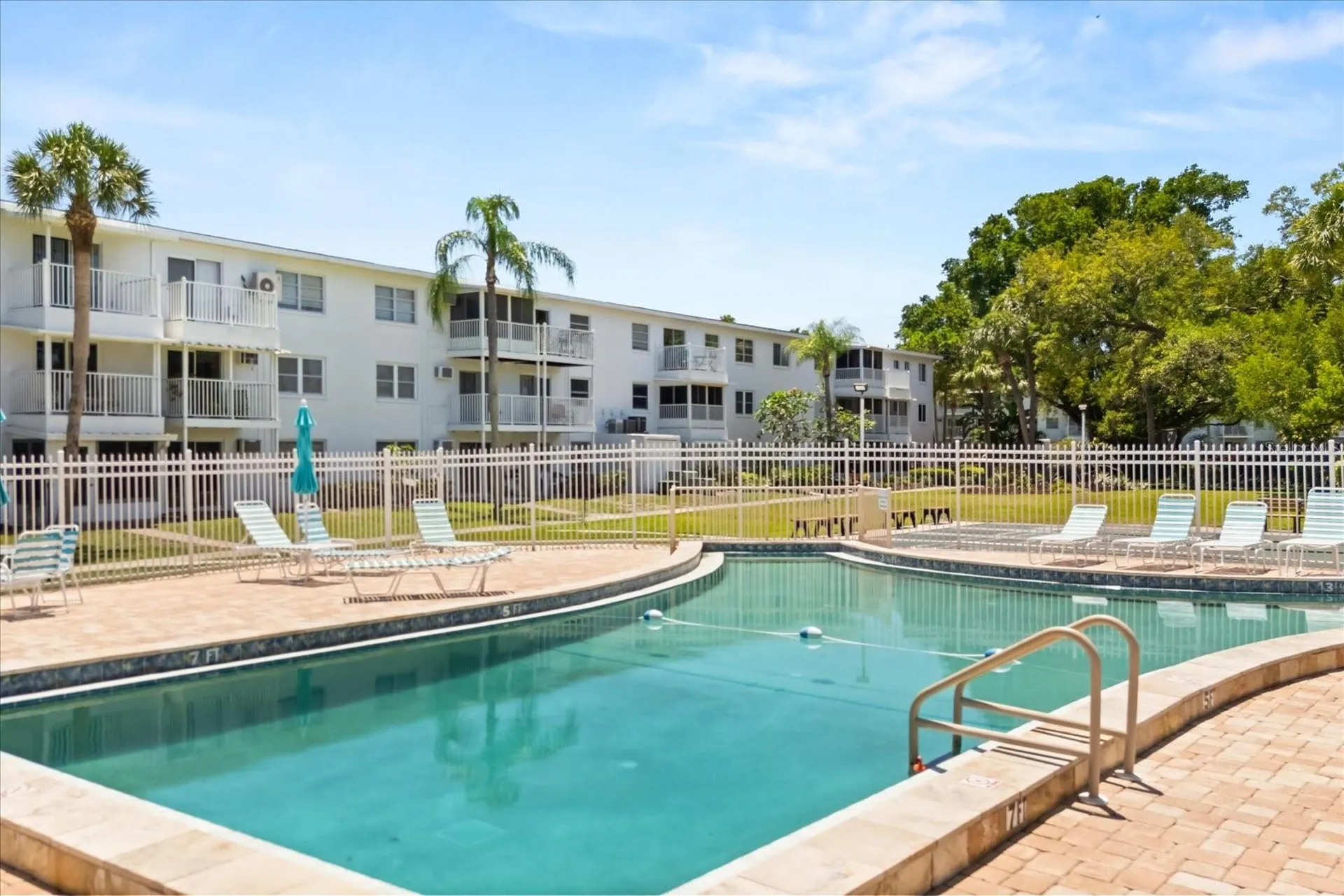 2425 Flamingo Boulevard Bradenton FL 34207