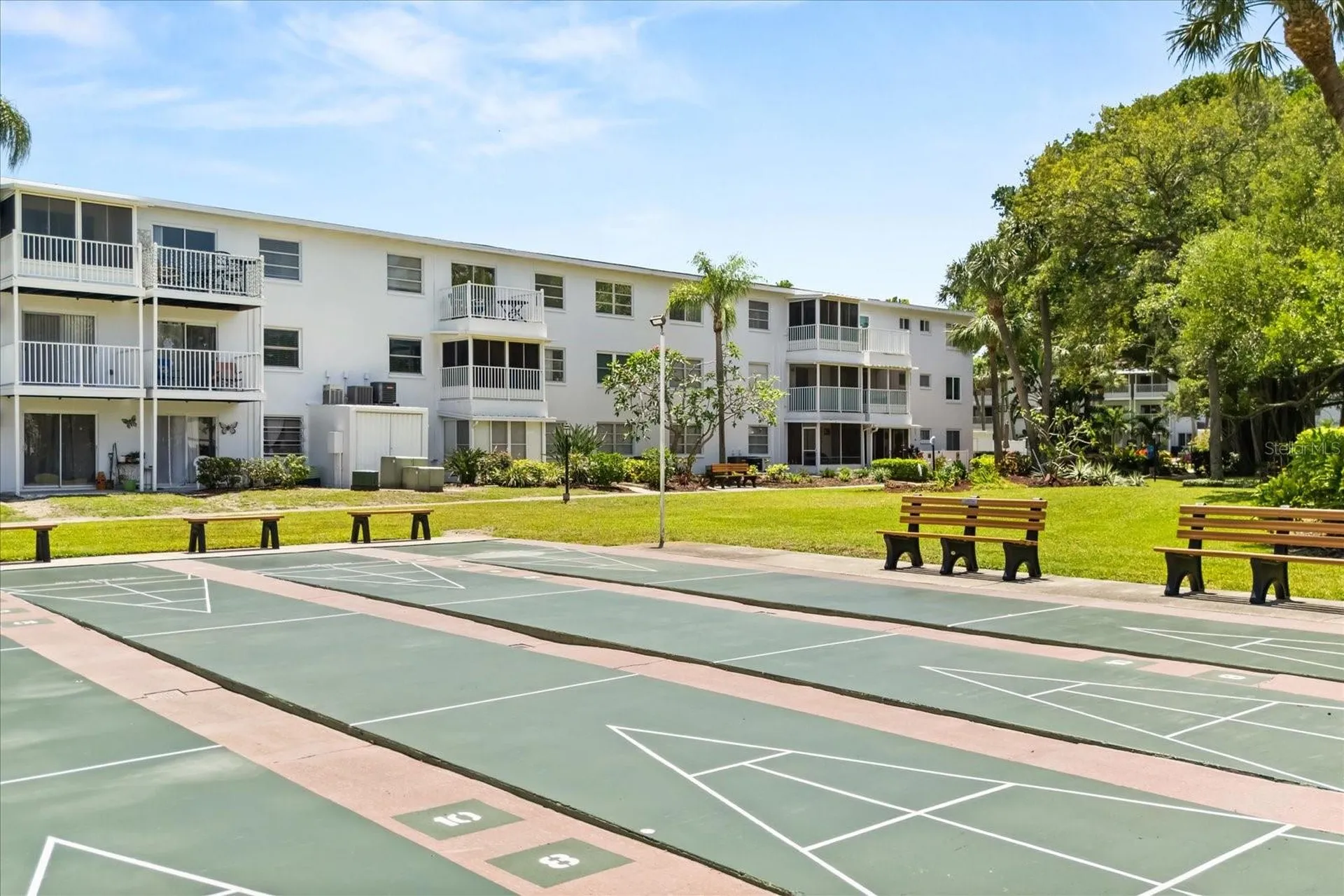 2425 Flamingo Boulevard Bradenton FL 34207