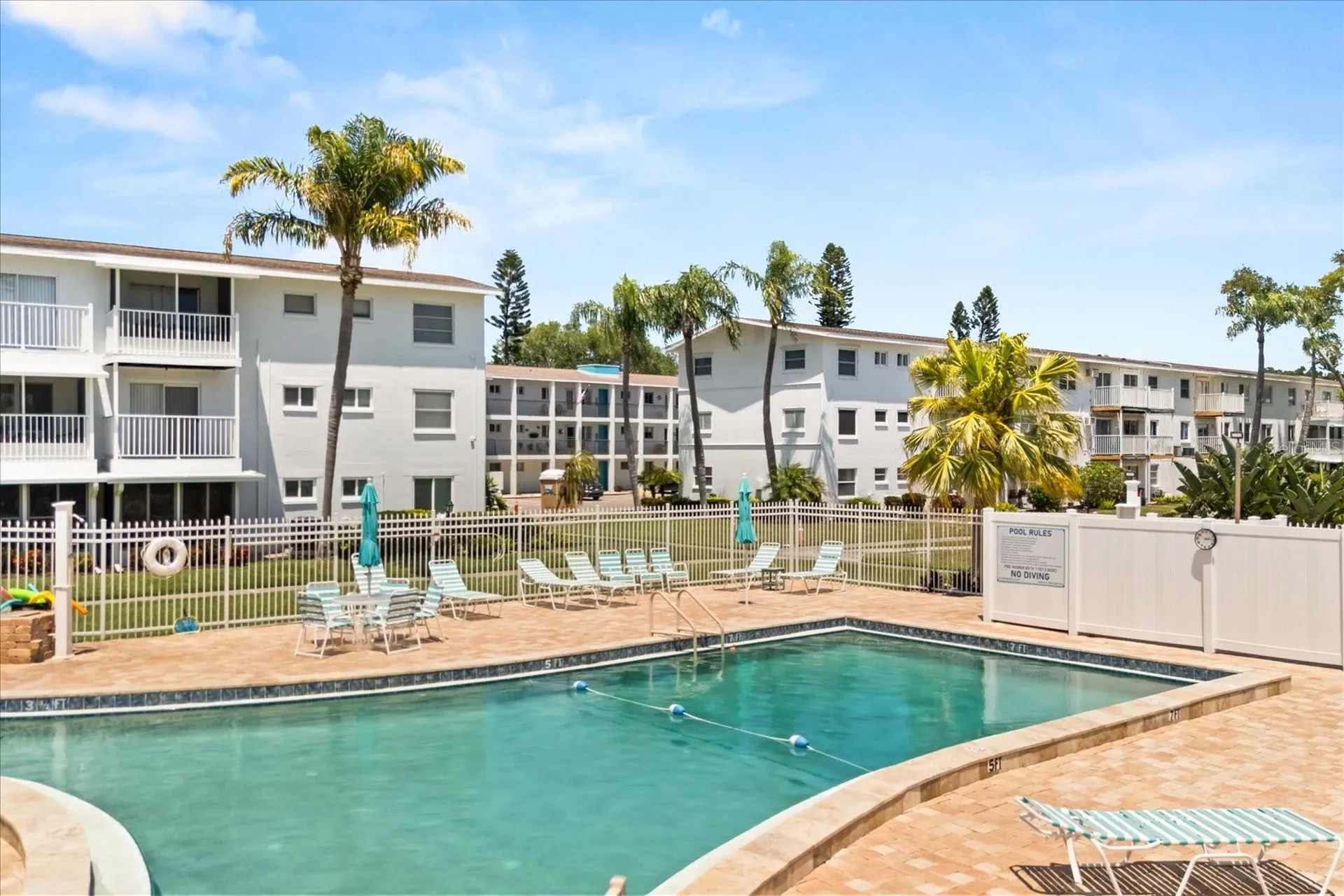 2425 Flamingo Boulevard Bradenton FL 34207