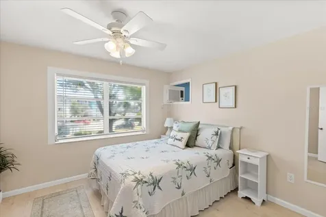 2425 Flamingo Boulevard Bradenton FL 34207
