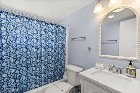 2425 Flamingo Boulevard Bradenton FL 34207