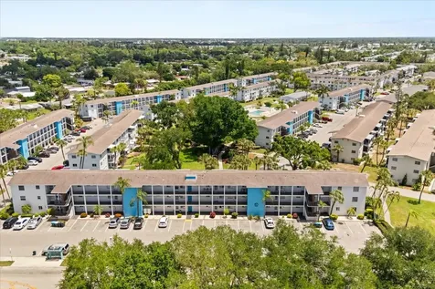 2425 Flamingo Boulevard Bradenton FL 34207