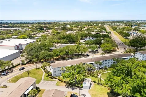 2425 Flamingo Boulevard Bradenton FL 34207