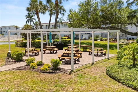 2425 Flamingo Boulevard Bradenton FL 34207
