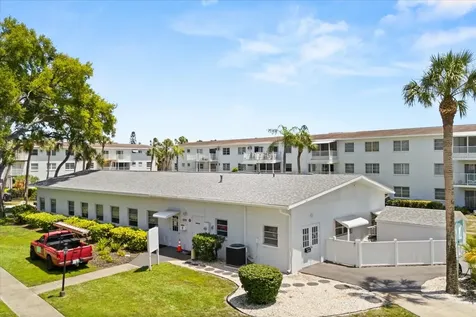2425 Flamingo Boulevard Bradenton FL 34207