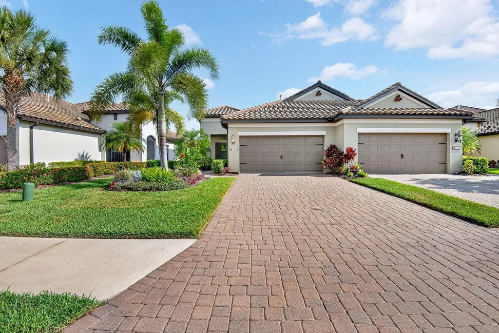 4417 Amalfi Avenue Sarasota FL 34243