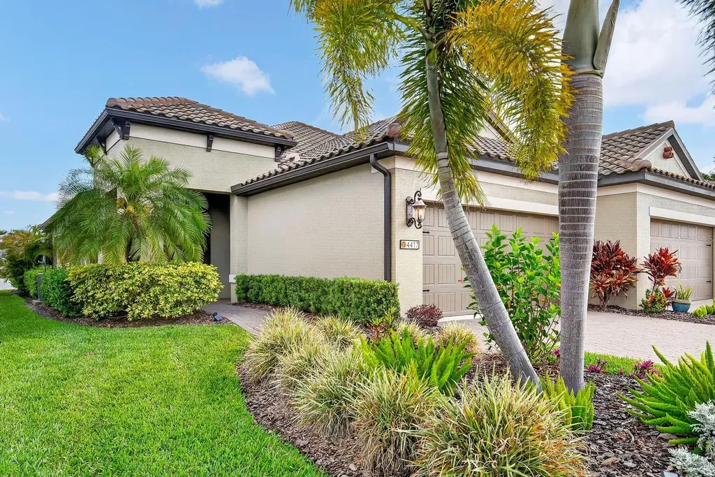 4417 Amalfi Avenue Sarasota FL 34243