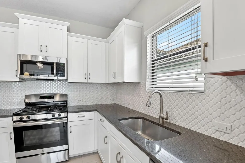 4417 Amalfi Avenue Sarasota FL 34243