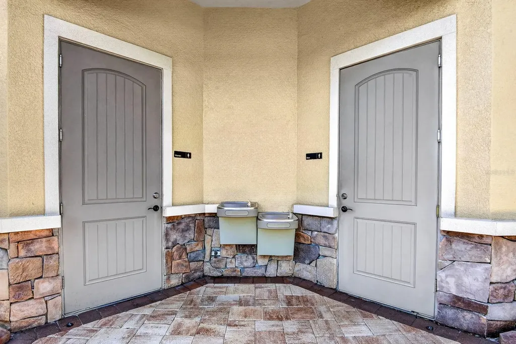 4417 Amalfi Avenue Sarasota FL 34243