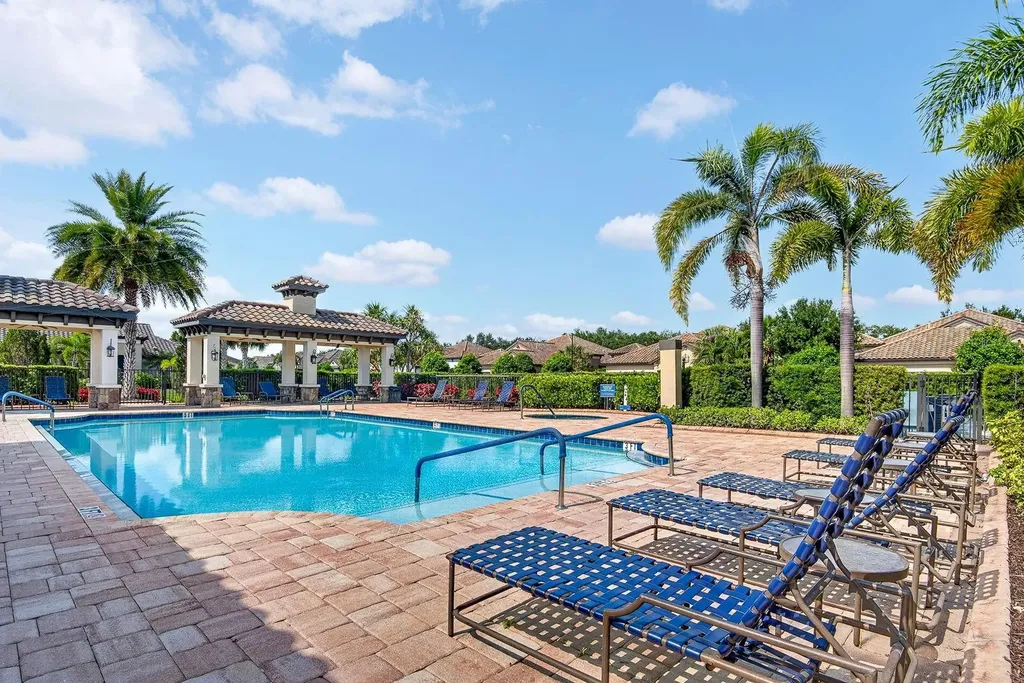 4417 Amalfi Avenue Sarasota FL 34243