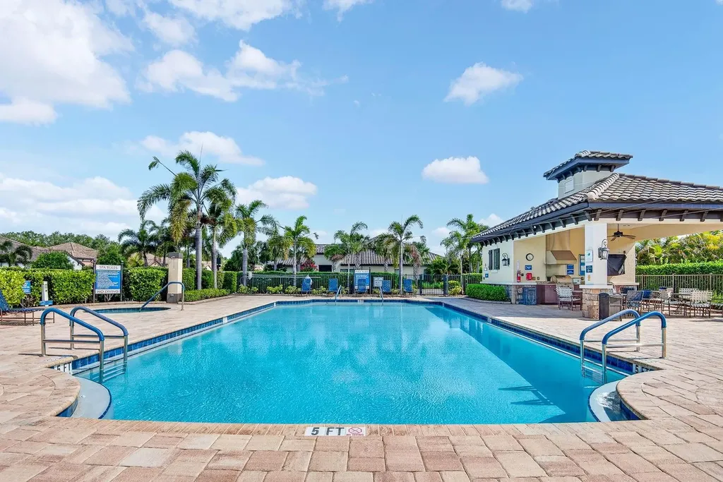 4417 Amalfi Avenue Sarasota FL 34243