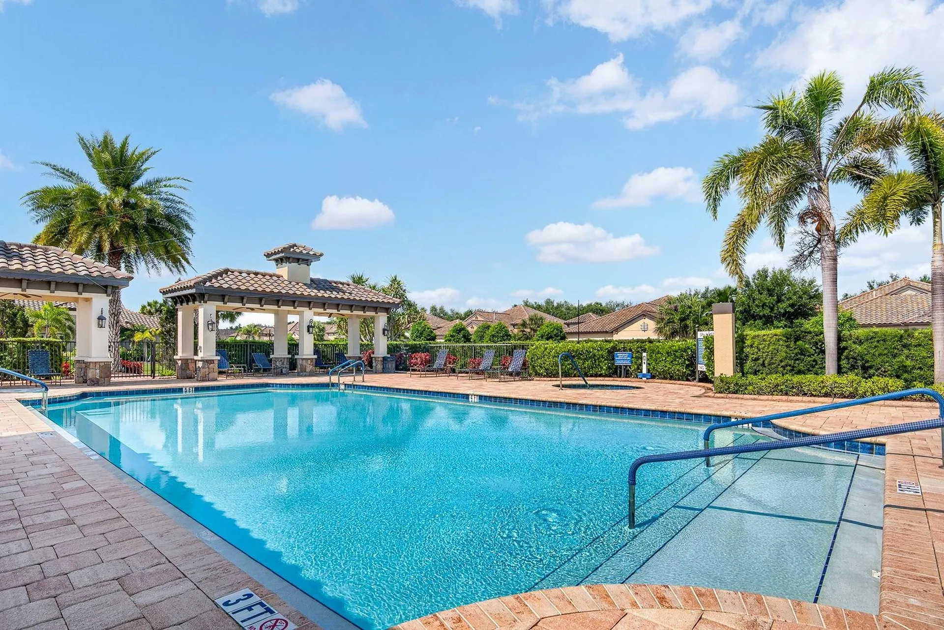 4417 Amalfi Avenue Sarasota FL 34243
