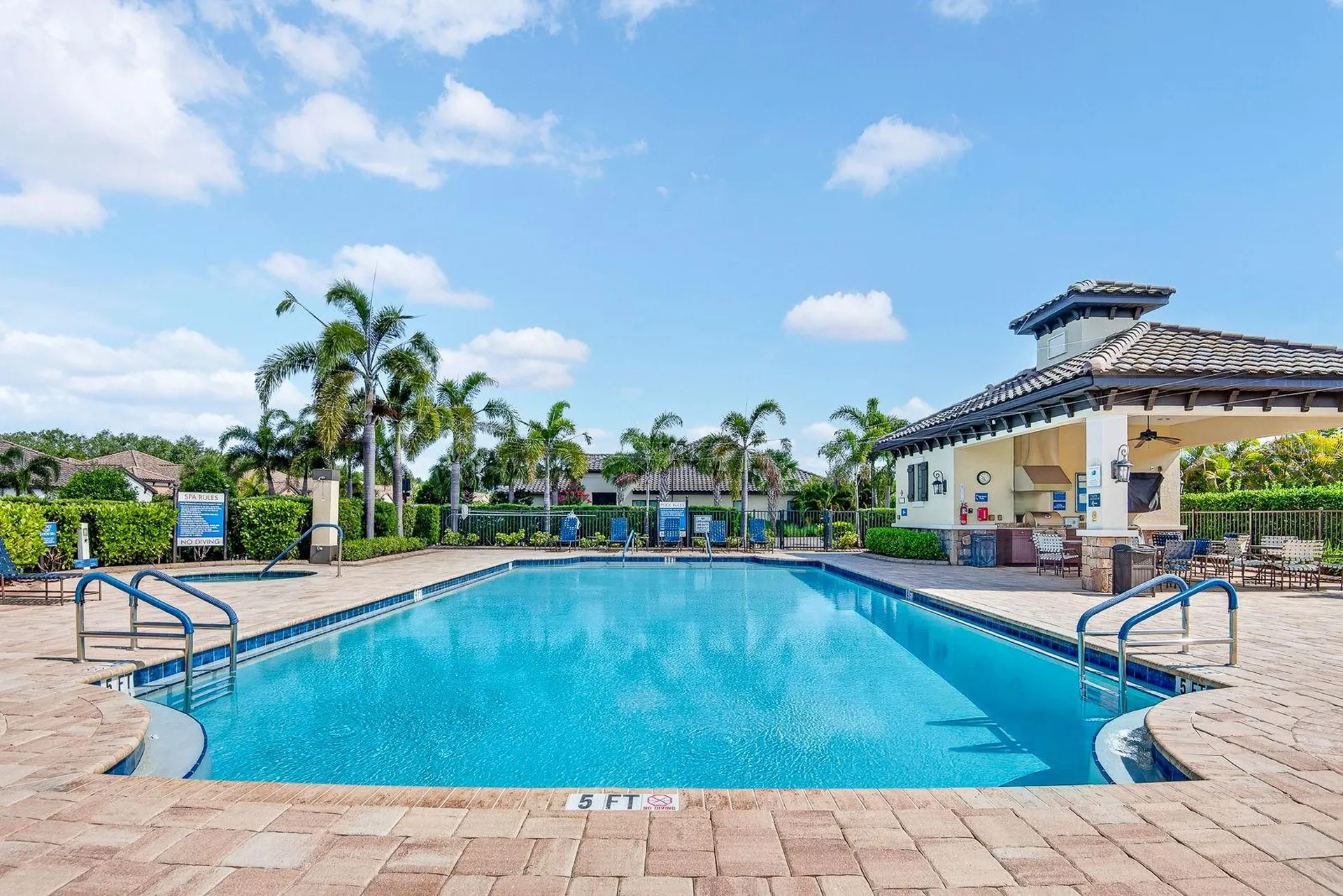 4417 Amalfi Avenue Sarasota FL 34243