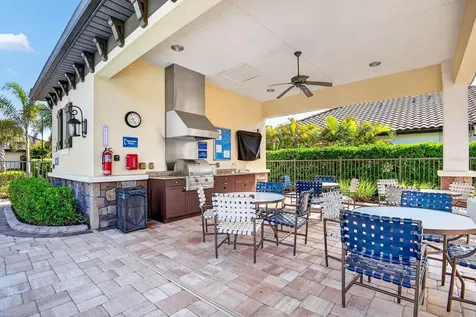 4417 Amalfi Avenue Sarasota FL 34243