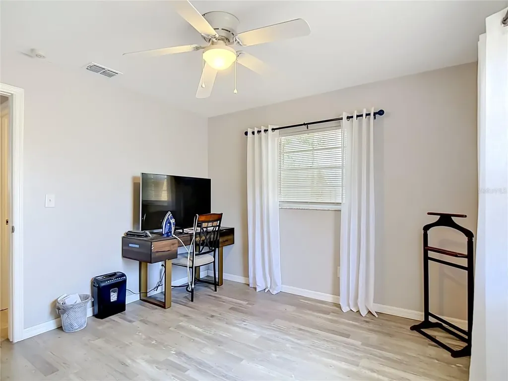985 N 11th Street Eagle Lake FL 33839