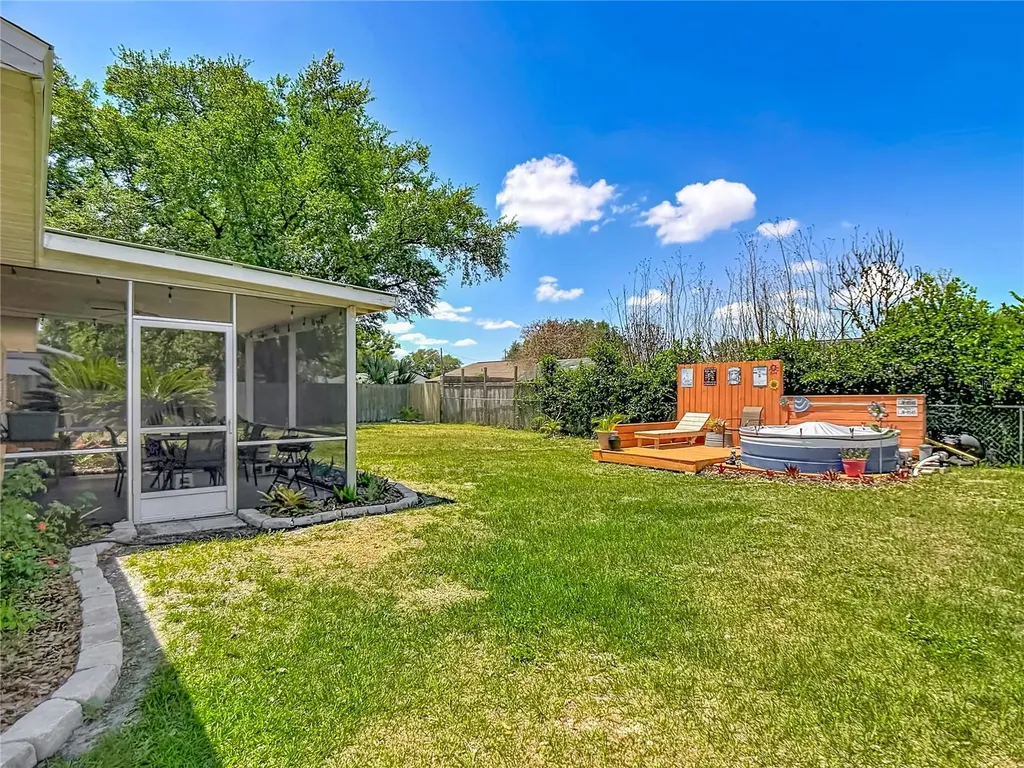 985 N 11th Street Eagle Lake FL 33839