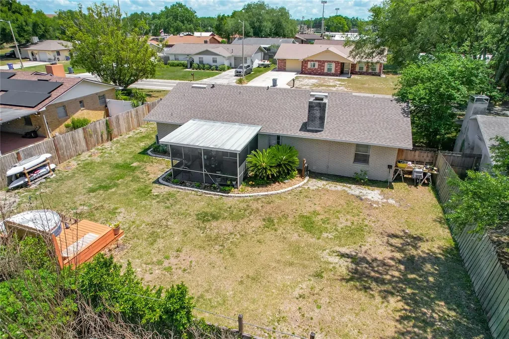 985 N 11th Street Eagle Lake FL 33839