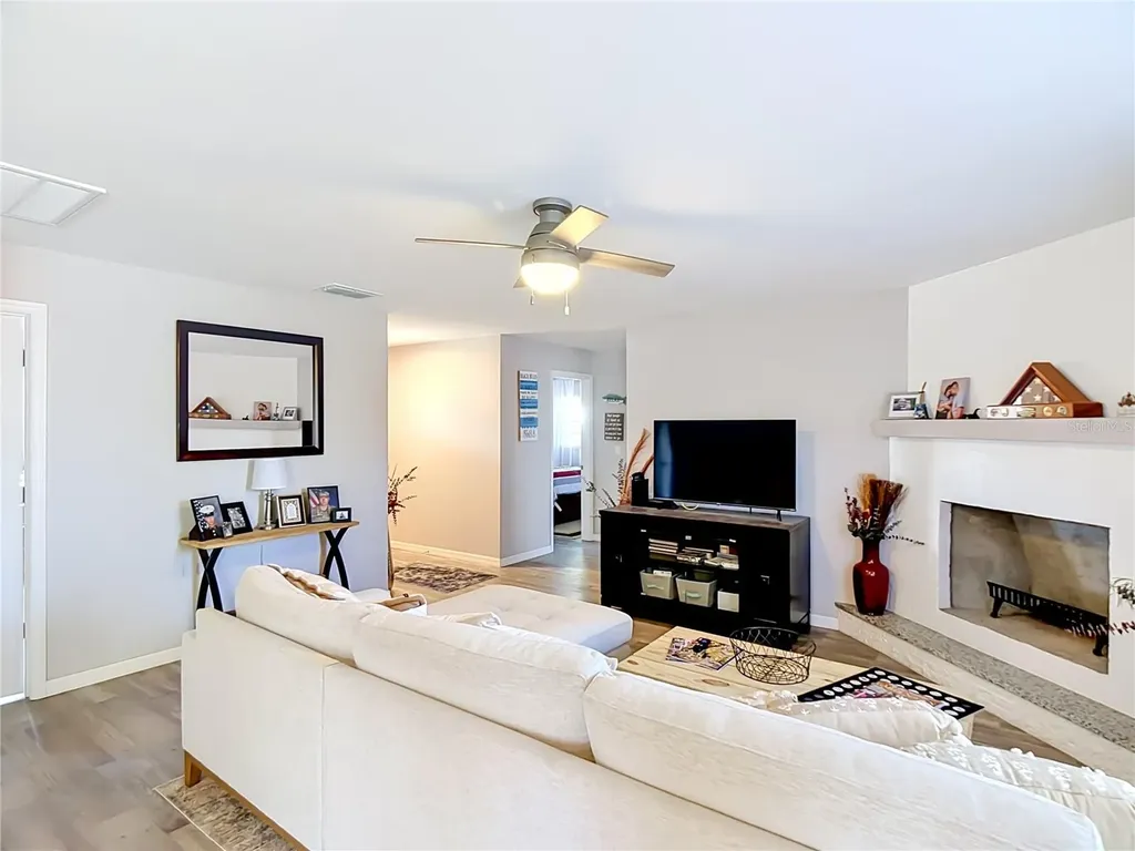 985 N 11th Street Eagle Lake FL 33839