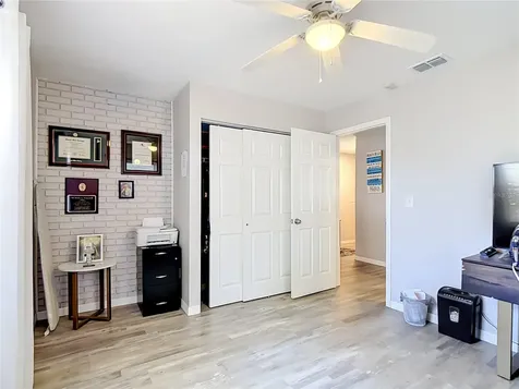 985 N 11th Street Eagle Lake FL 33839