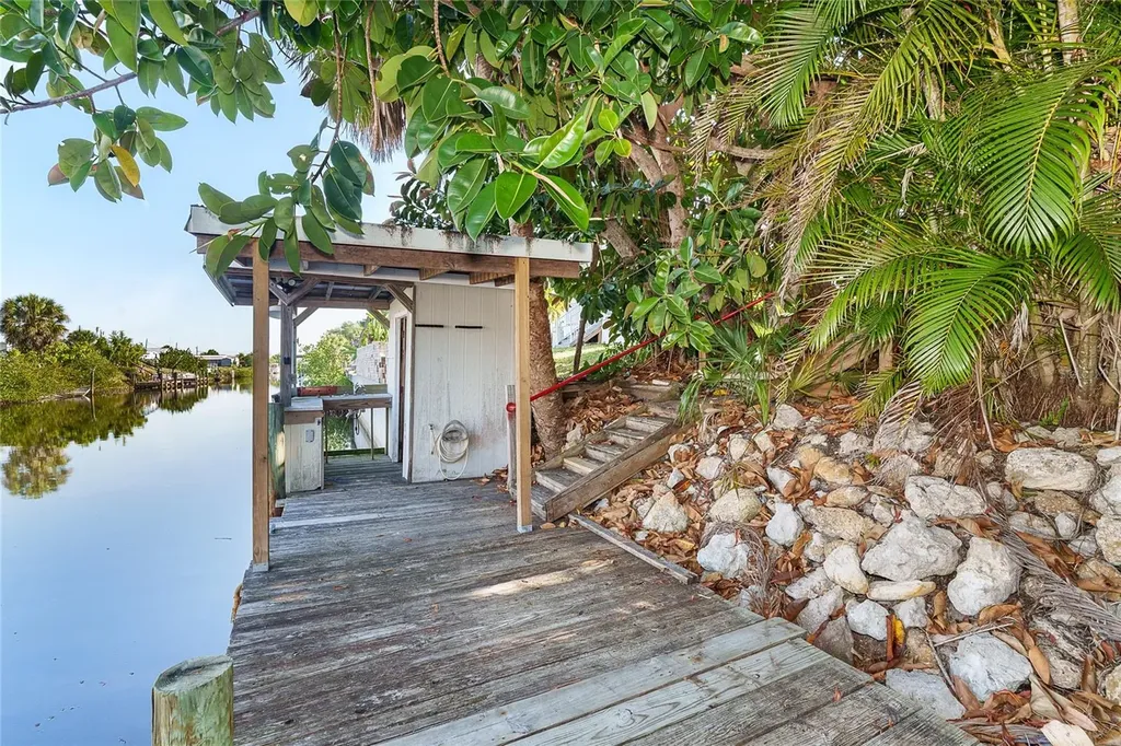 1320 Seagull Drive Englewood FL 34224