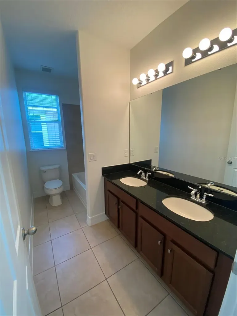4787 Creekside Park Avenue Orlando FL 32811