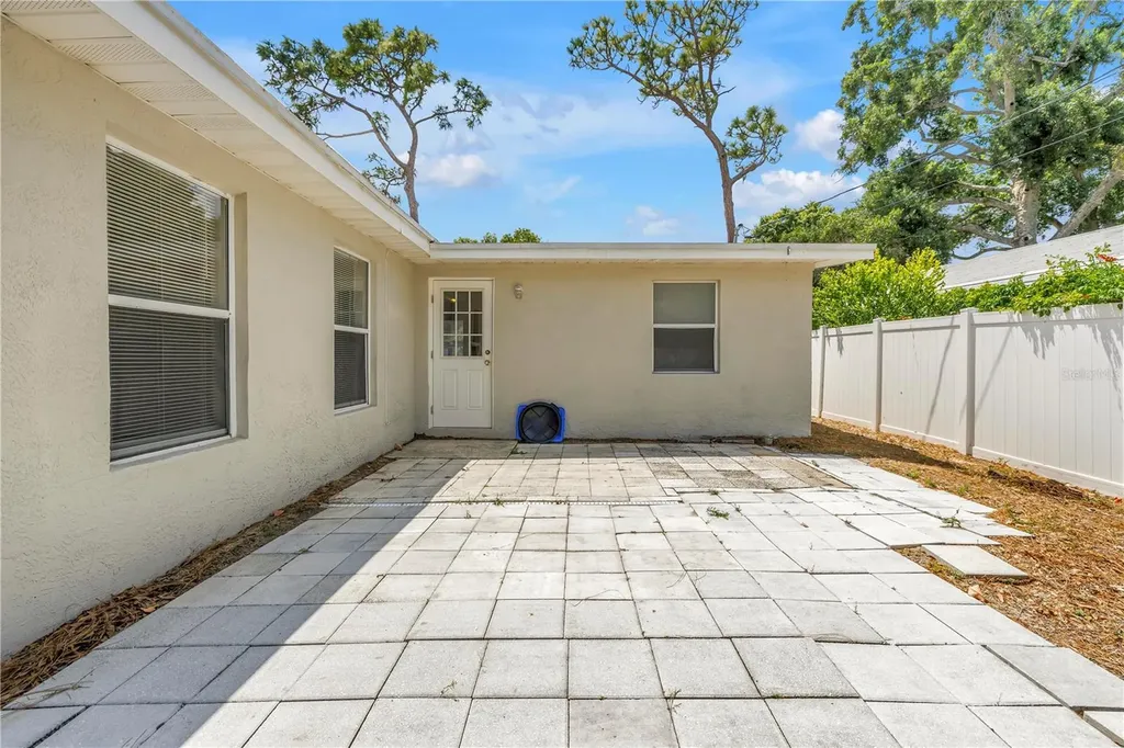 8151 61st Street N Pinellas Park FL 33781