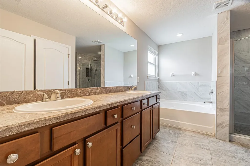 11615 Warren Oaks Place Riverview FL 33578