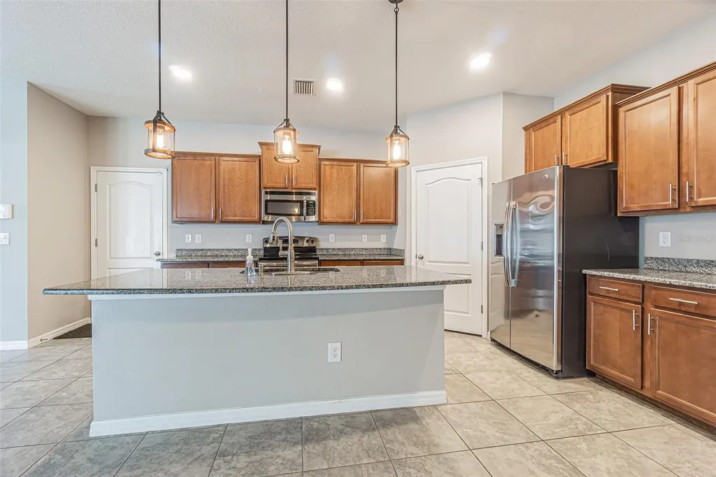 11615 Warren Oaks Place Riverview FL 33578