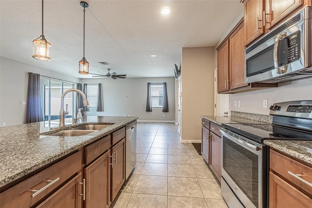 11615 Warren Oaks Place Riverview FL 33578