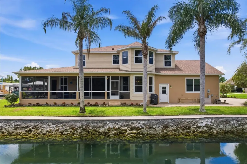 939 SE 3rd Avenue Crystal River FL 34429