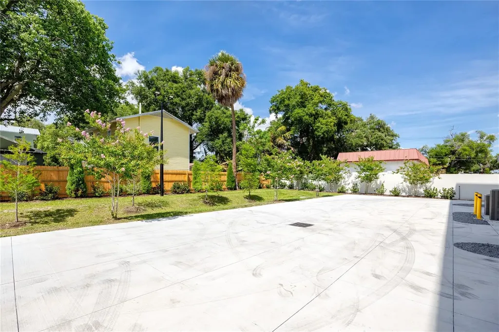1308 E Columbus Drive Tampa FL 33605