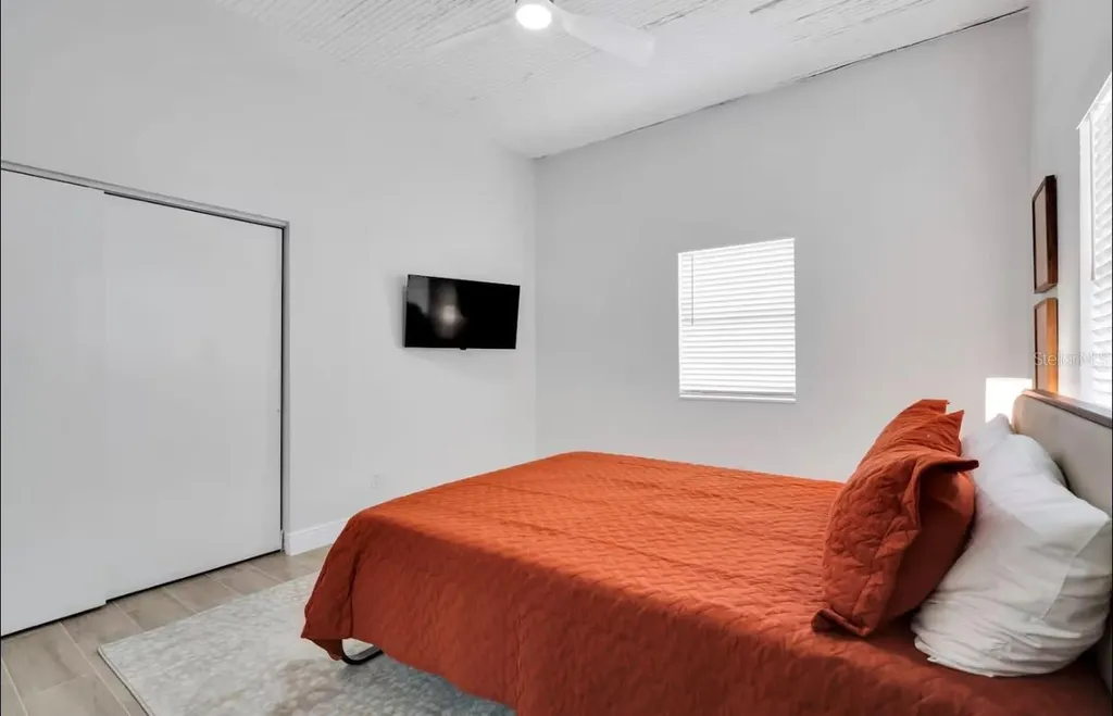 2806 N 17th Street Tampa FL 33605