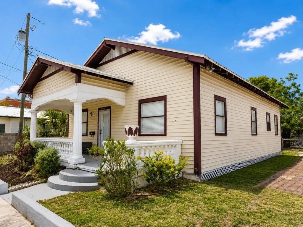 2806 N 17th Street Tampa FL 33605