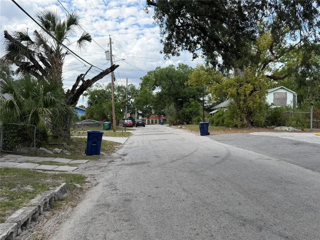 Tampa FL 33605
