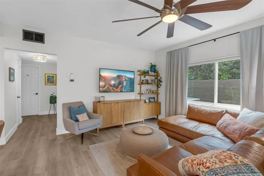 1929 Essex Place Orlando FL 32806