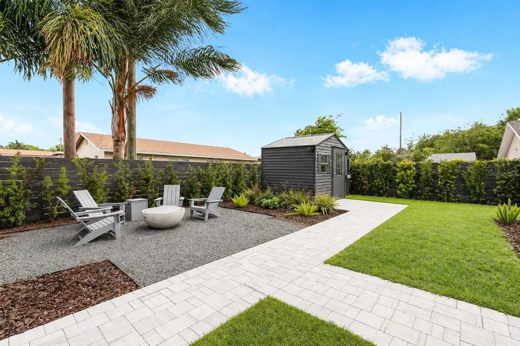 1929 Essex Place Orlando FL 32806