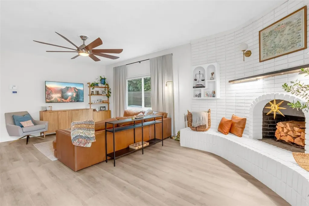 1929 Essex Place Orlando FL 32806