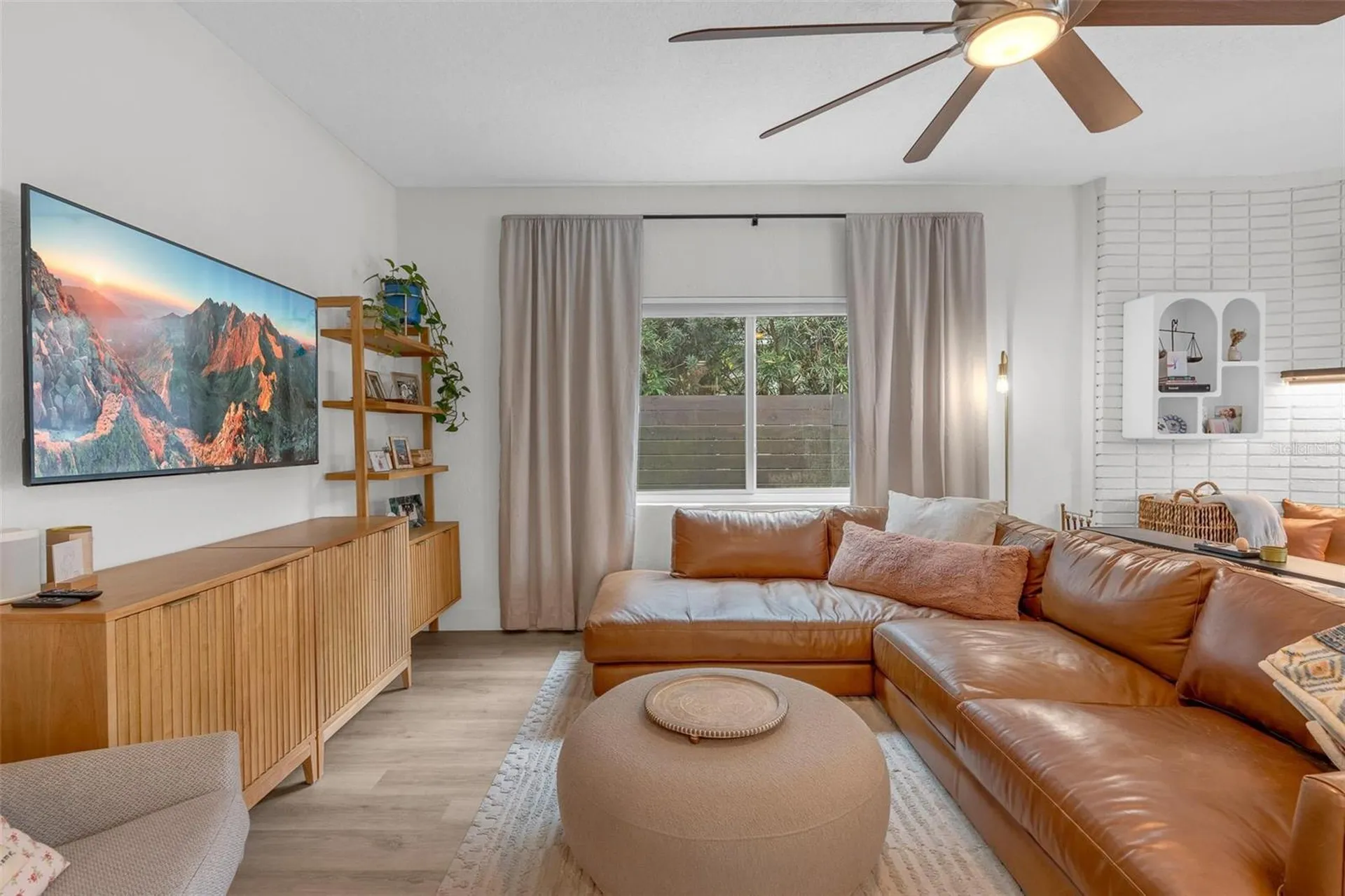 1929 Essex Place Orlando FL 32806