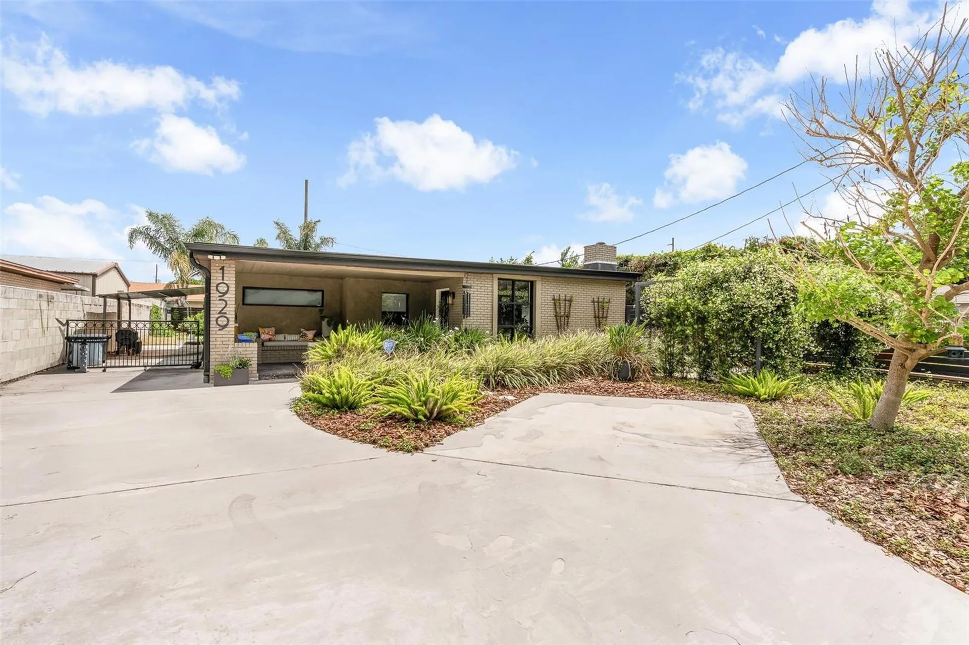 1929 Essex Place Orlando FL 32806