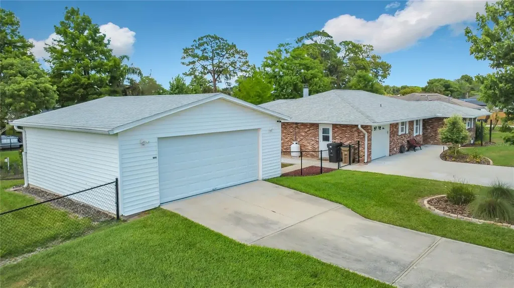 12547 Pine Island Drive Leesburg FL 34788