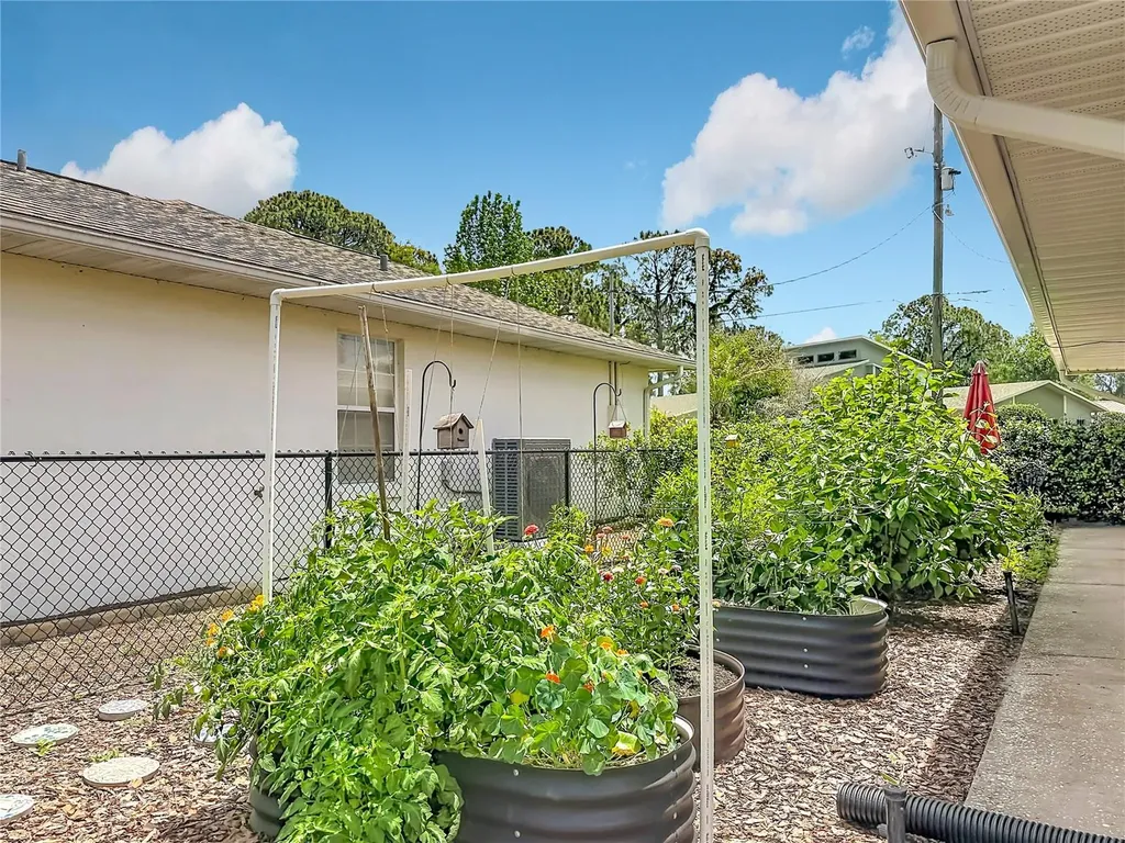 12547 Pine Island Drive Leesburg FL 34788