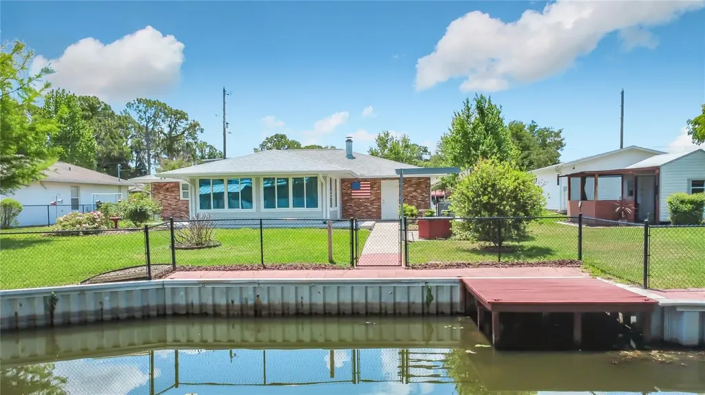 12547 Pine Island Drive Leesburg FL 34788
