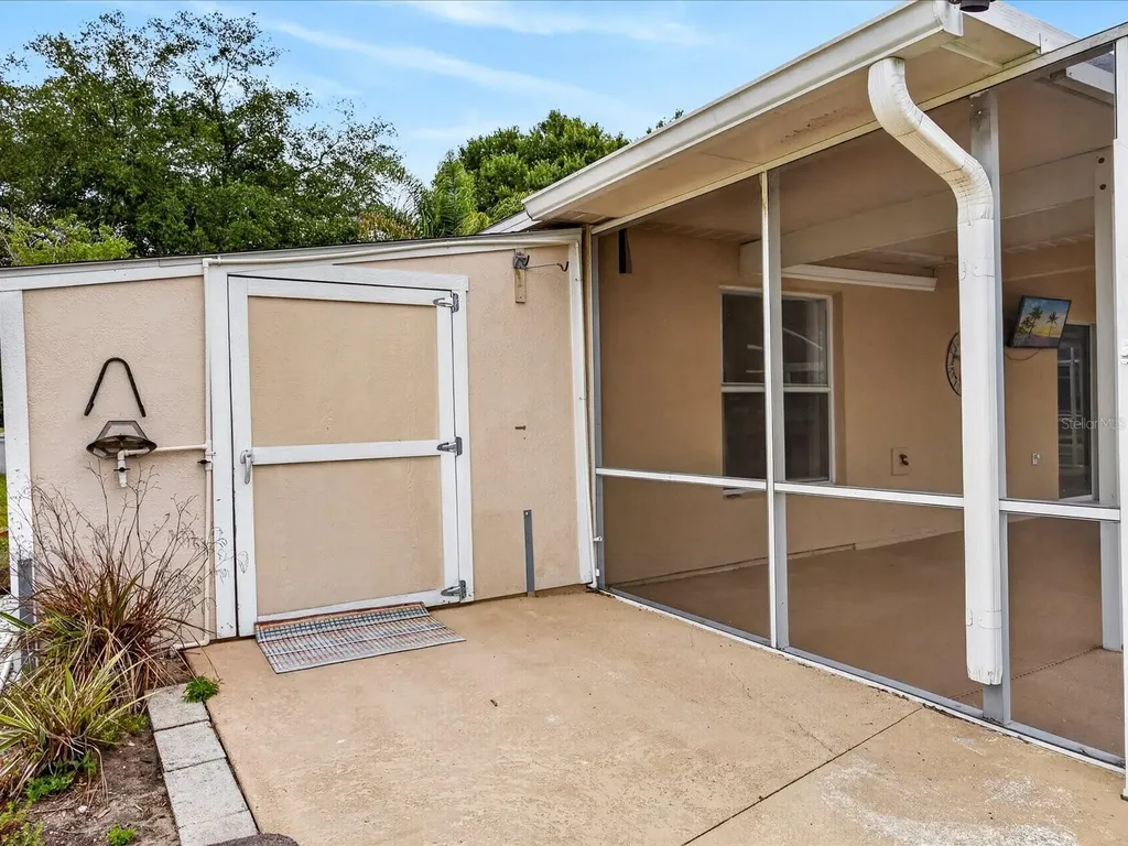 703 Sunridge Woods Boulevard Davenport FL 33837