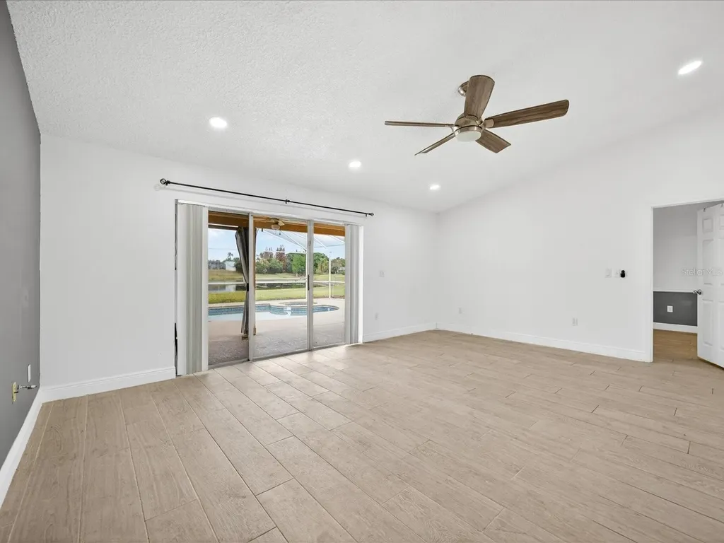 703 Sunridge Woods Boulevard Davenport FL 33837